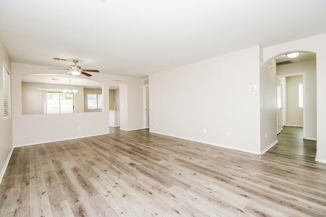 Photo - 5713 S 34th Ave