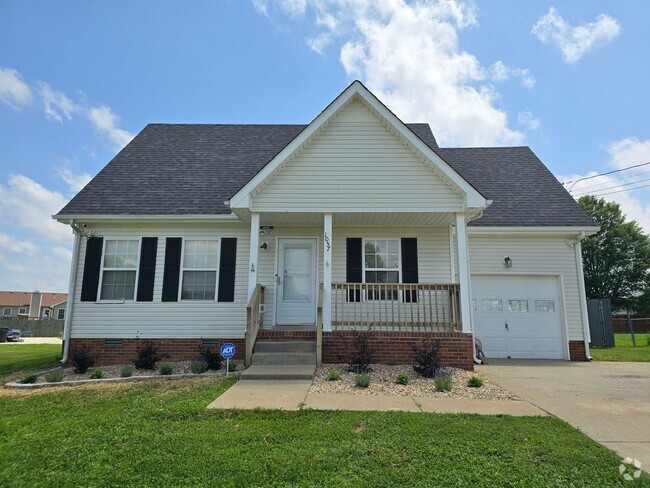 Building Photo - Pet Friendly Three Bedroom with Bonus! Rental