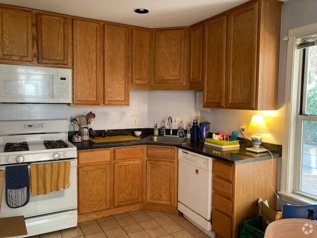 Building Photo - 14 Chestnut St Unit 14 Chestnut St. Rental