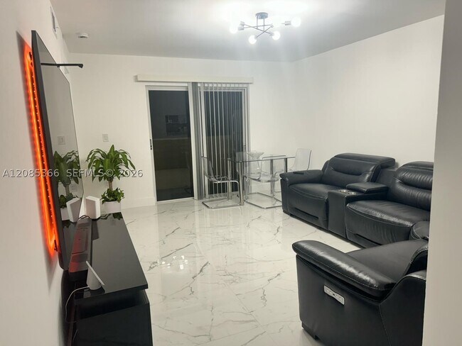 Building Photo - 14951 SW 82nd Ln Unit 17-305