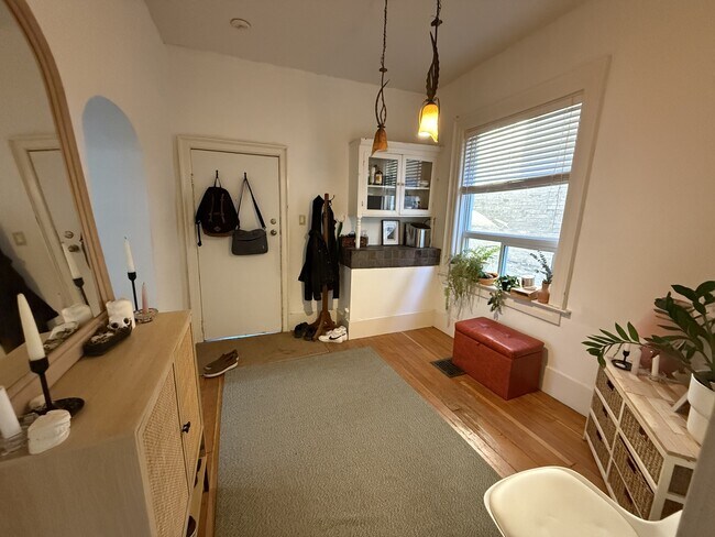 Photo - 129 Langside St Unit 1