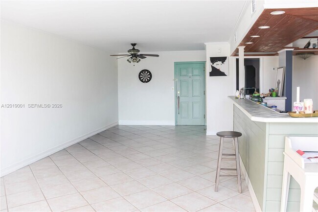 Photo - 2001 Atlantic Shores Blvd Unit 312