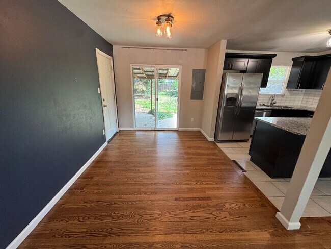 1529 Sawyer Way