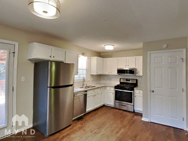 Photo - 77 Wendy Way