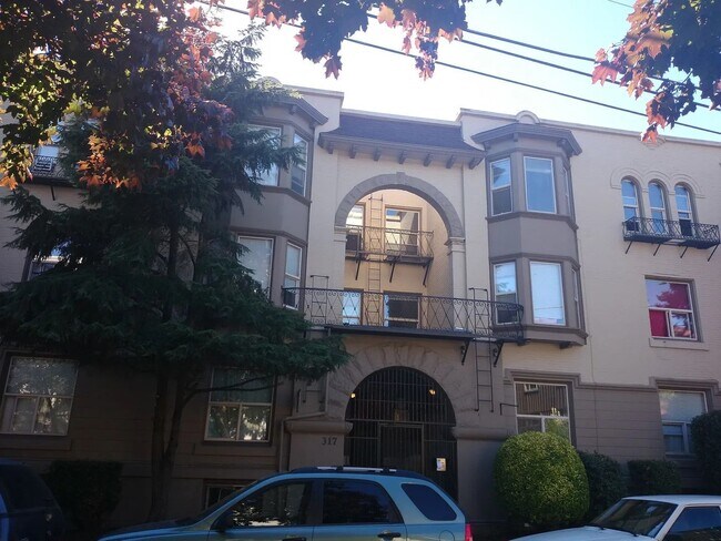 Photo - Roycroft Apartments