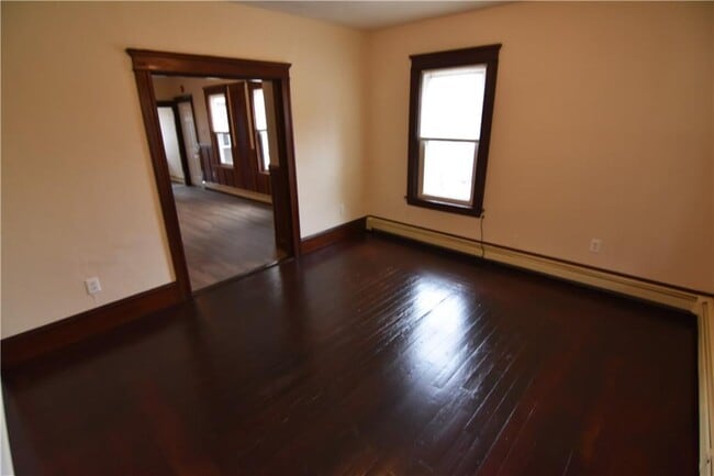 Photo - 818 Bernon St