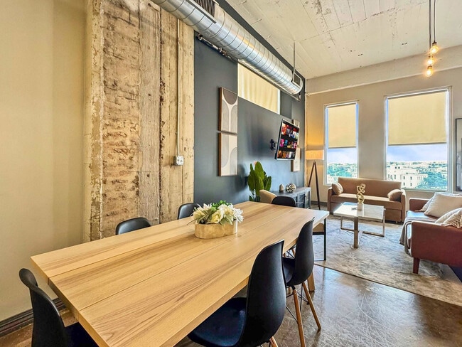 Photo - 555 Evergreen St Unit ID1075590P