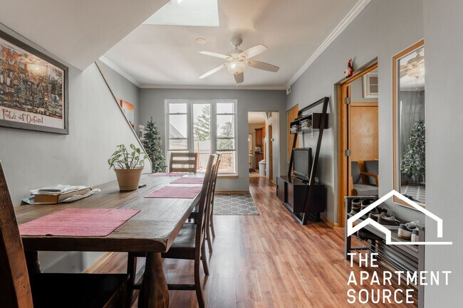 Photo - 3036 N Seminary Ave Unidad 3