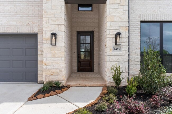 Photo - 407 Mathis Lk Ct