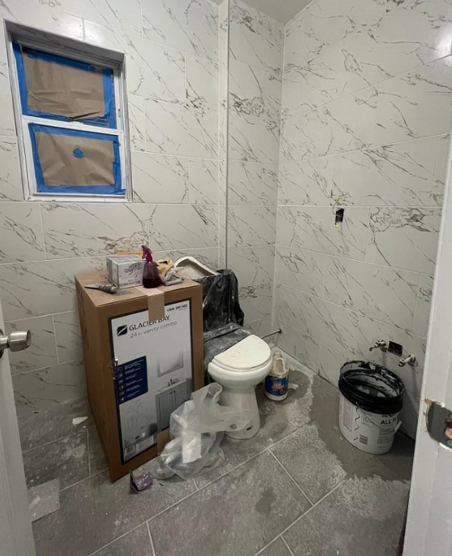 Photo - 4465 Park Ave