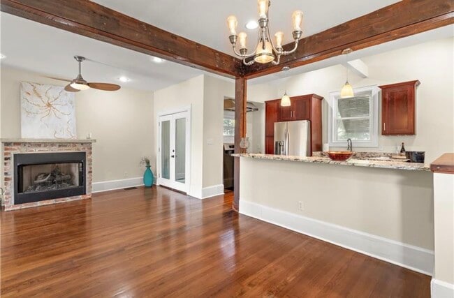 Photo - 5815 S Robertson St