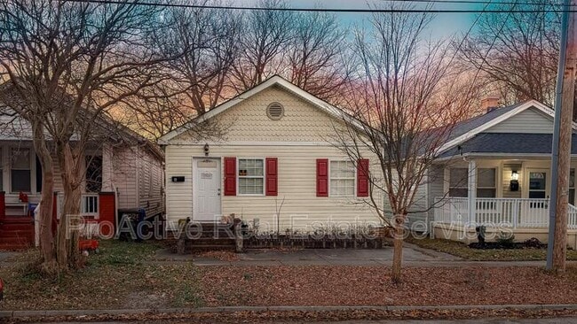 Photo - 3027 Peronne Ave Unit B