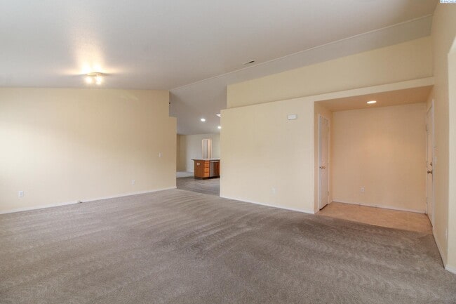 Photo - 3 Bed/2 bath Home in West Pasco