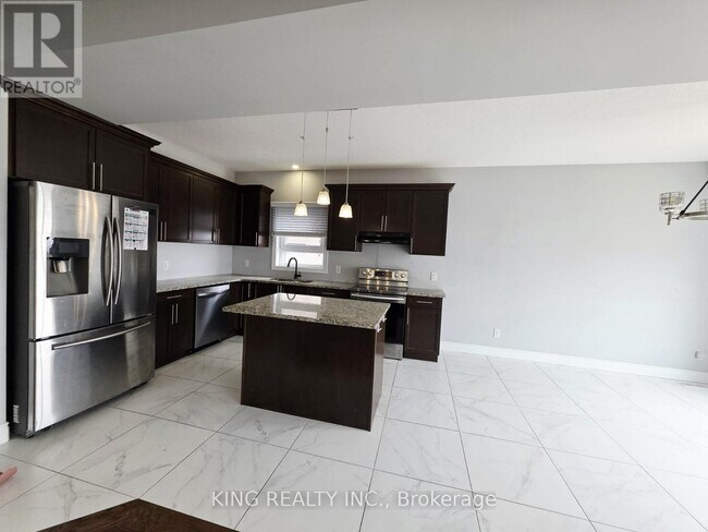 Photo - 795 Cedarpark Way