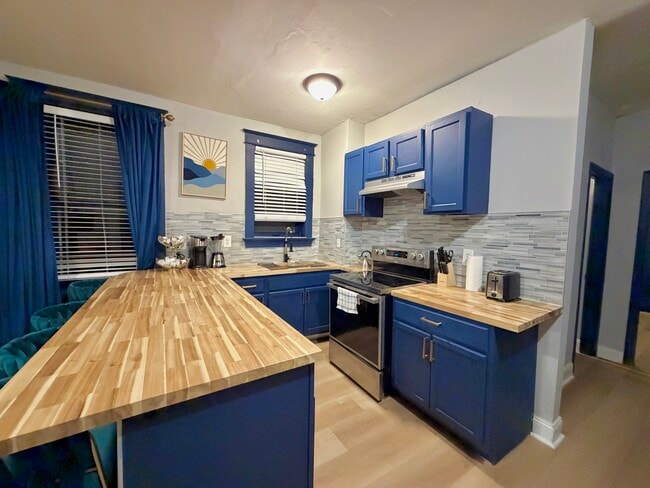 Photo - 3235 Itaska St