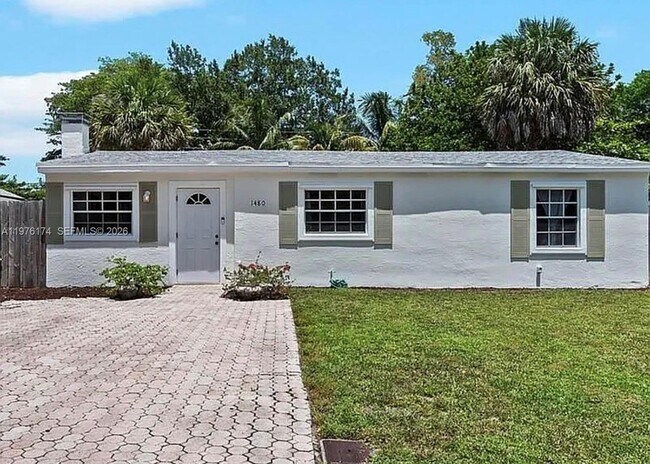 Building Photo - 1480 SW 26th Ave