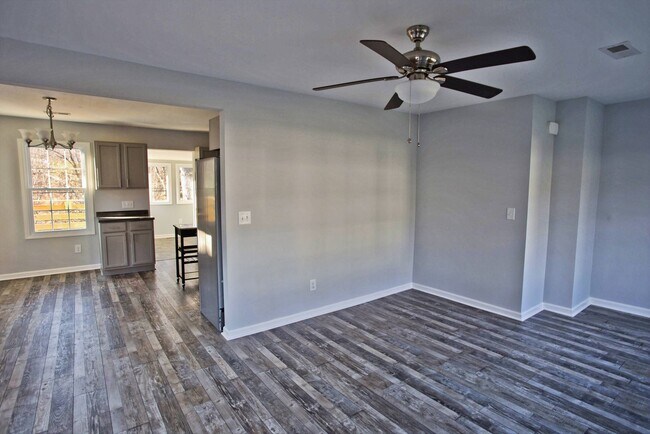 Photo - 970 Swift Dr