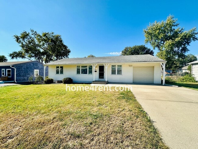 Photo - Beautifully Updated Home in Prime Overland...