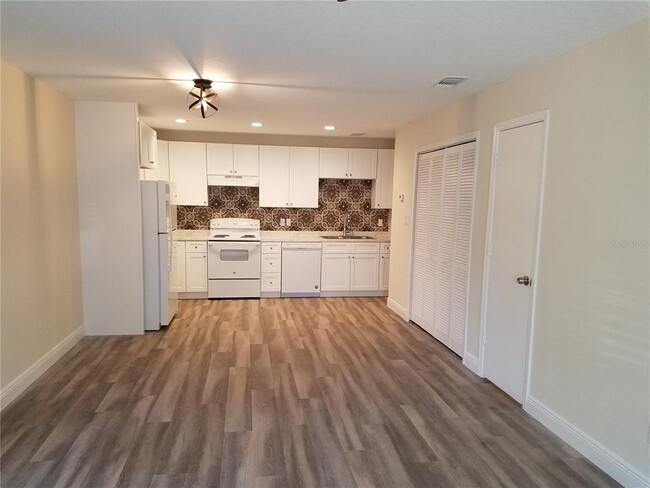 Photo - 505 Boxelder Ave