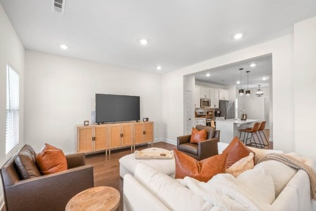 Photo - FOR LEASE- TOWNHOME IN THE PRESERVE AT BELLE POINTE!