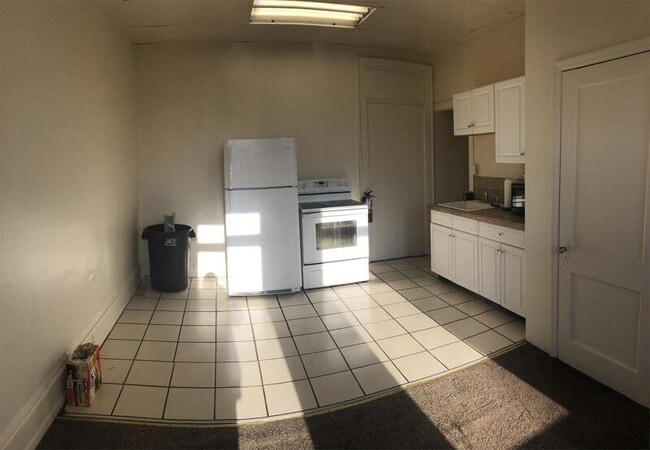 Photo - 705 George St