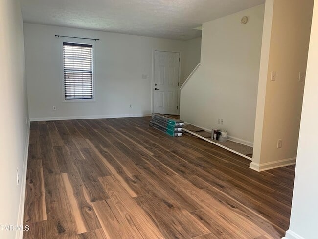 Photo - 15 Lake Village Ct