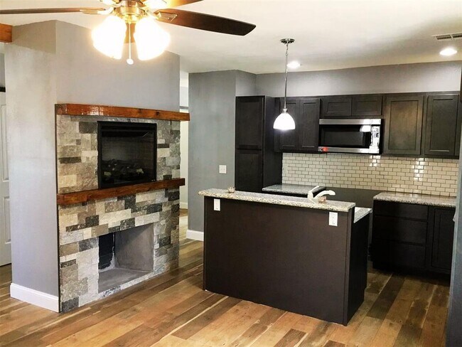 Photo - 1628 NE 12th St