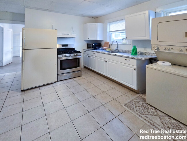 Photo - 63 Pinckney St Unit 1