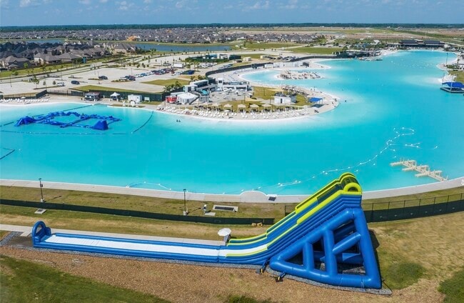 Building Photo - 2513 Seneca Lk Dr