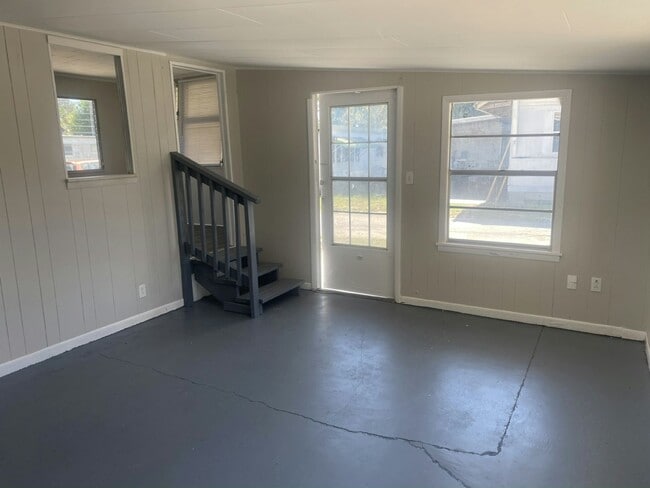 Photo - 10 Circle Dr