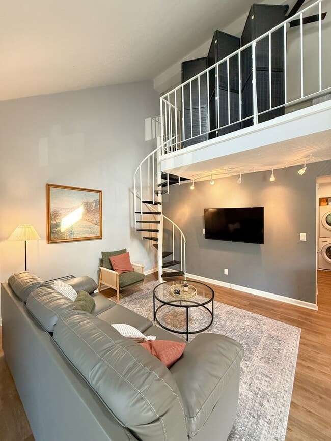 Photo - 2738 Brownsboro Rd