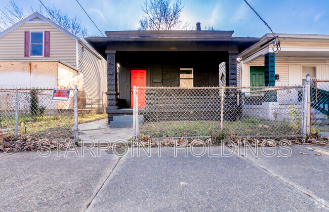 Building Photo - 2306 W Madison St Rental