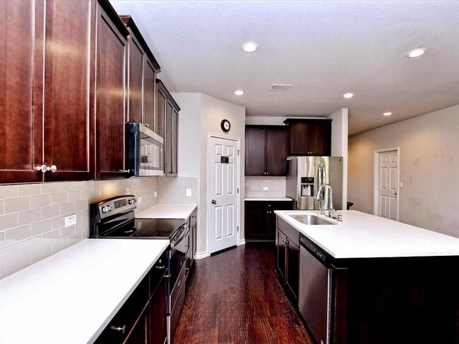 Photo - 128 Flexus Ln