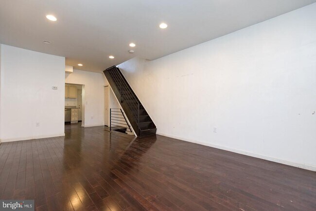 Photo - 2222 Earp St