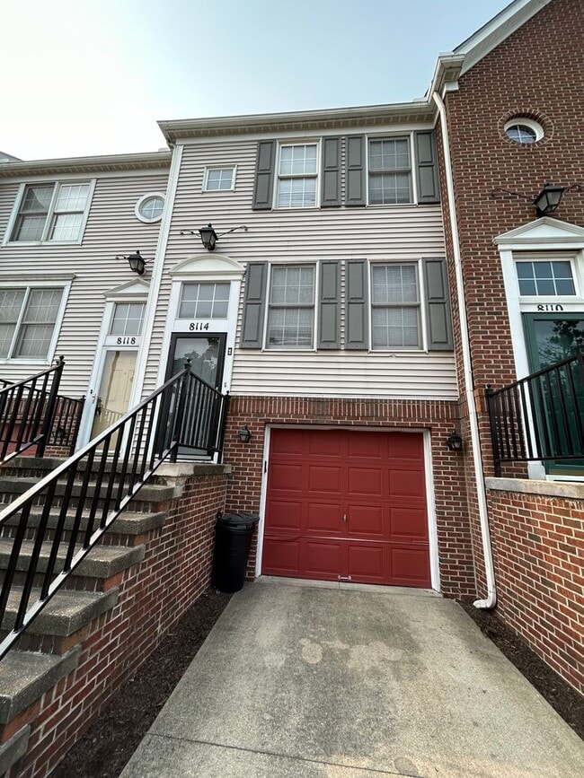 3 Story Townhome in Prime Location - 3 Story Townhome in Prime Location
