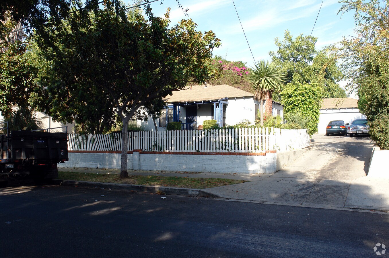 Photo - 709 Venice Way Apartments