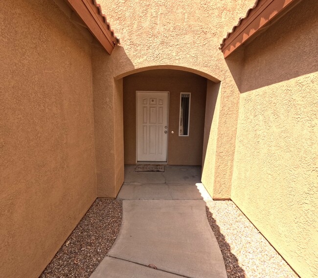 1675 E Segovia Way