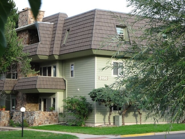 Photo - Top Floor South Facing One Bedroom Condo In North Boulder!  Perfect Location!