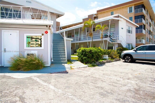 Building Photo - 4105 N Ocean Dr Unit 1A Rental