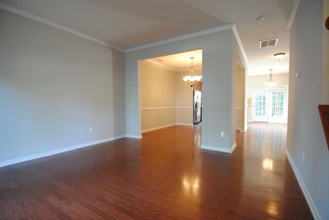 Photo - 10722 Edmundson Ave