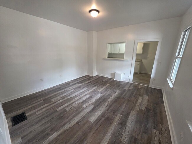 Photo - 450 S Heald St