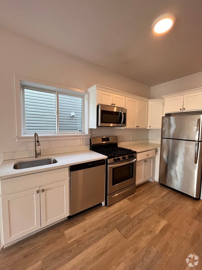 Building Photo - 441 Bergen Ave Unit 2L Rental
