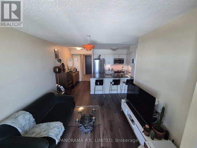 Photo - 205 Sherway Gardens Rd Unité 1006