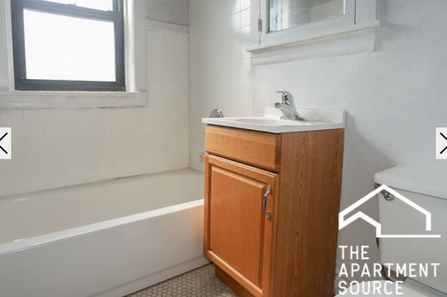 Photo - 2612 W Gunnison St Unit 3