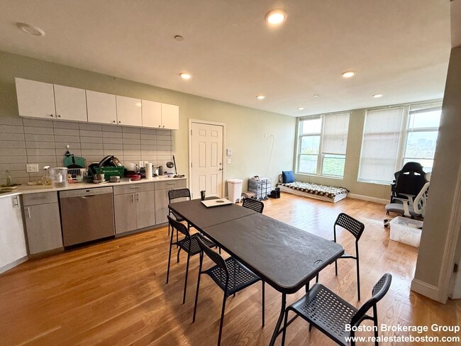 Photo - 299 Dudley St Unit #8