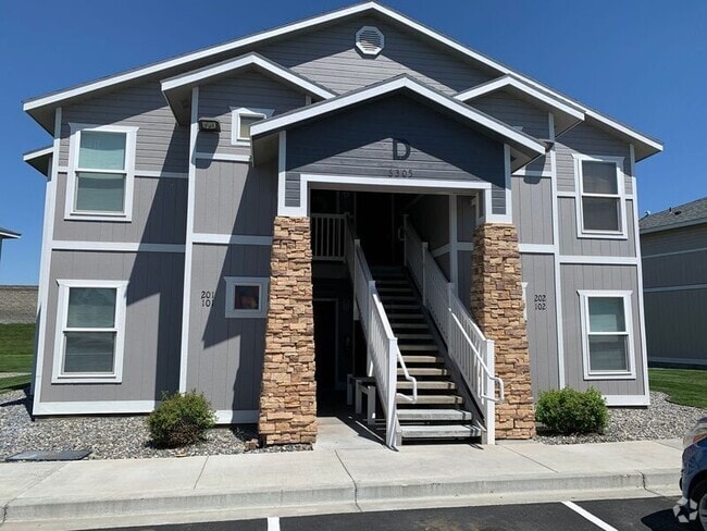 Building Photo - 6305 Chapel Hill Blvd Unit D101 Rental