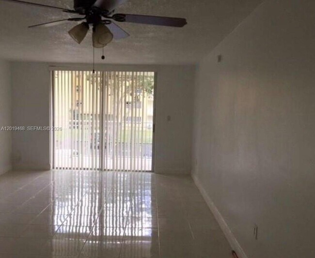 Photo - 6950 Miami Gardens Dr Unit 2-211