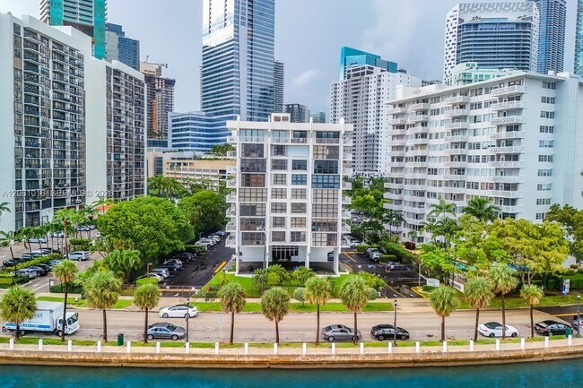 Photo - 1440 Brickell Bay Dr Unidad 401
