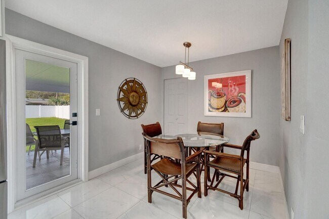 Photo - 710 SE 3rd Ave