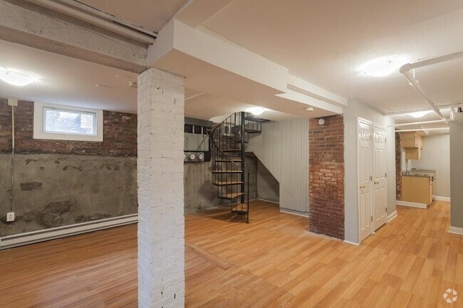 Building Photo - 38 Cherry St Unit D Rental